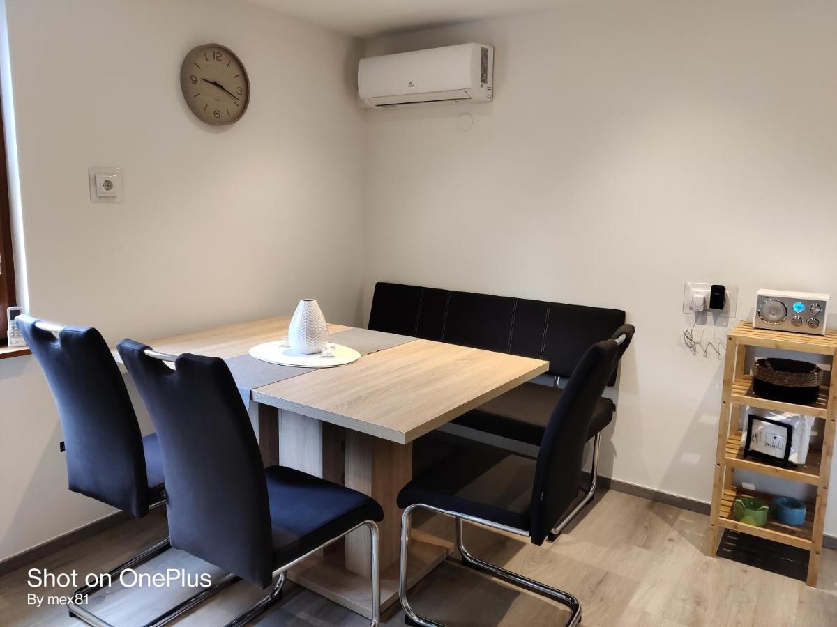 Ferienwohnung Grete, An Der Weinstrasse Ehrenhausen Luaran gambar